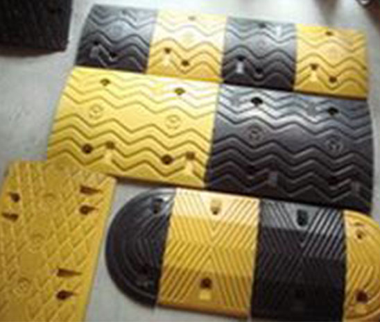 許昌交通安全設(shè)施—減速帶